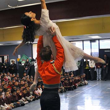 FEATURED-YouCanDance4-OaklandBallet 2 Nutcracker dancers perform for young, student audience.